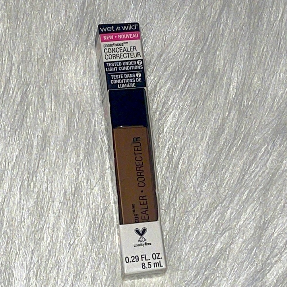 WET n Wild
NEW • NOUVEAU
photo focus
CONCEALER CORRECTOR